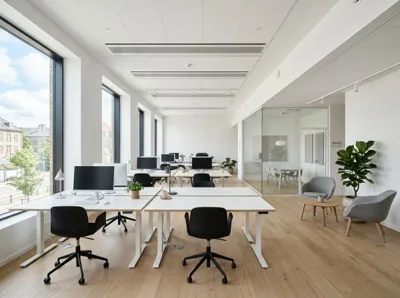 Hvid erhvervsbygning